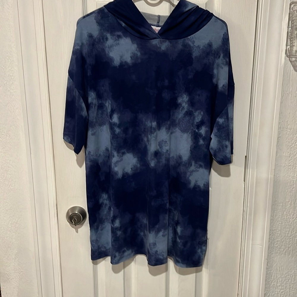LuLaRoe women’s tee hoodie